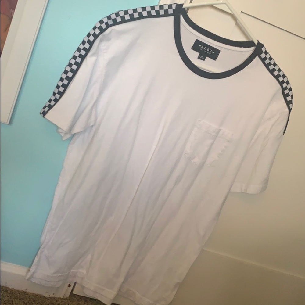 White t shirt with detailing